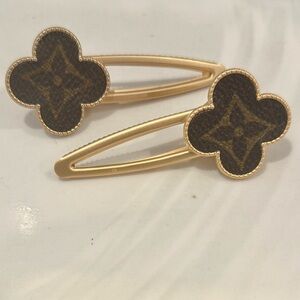 Set of (2) Hair Clips
